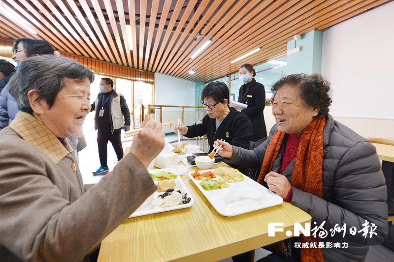 鼓楼:长者食堂 笑声满堂 鼓楼:长者食堂 笑声满堂