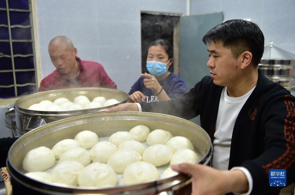 泉州石狮:“爱心馒头店”回归 温暖延续传递 泉州石狮:“爱心馒头店”回归 温暖延续传递